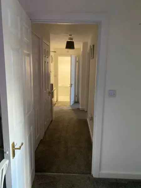 Flat For Rent in Broxbourne, England