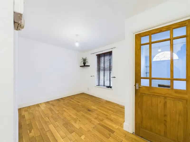 2 Bed House for Sale Recently Decorated