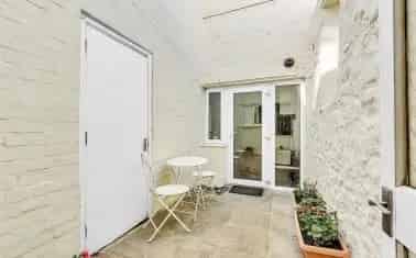 Lyme Regis Coastal Home: 2 Bed, Private Garden, Garage