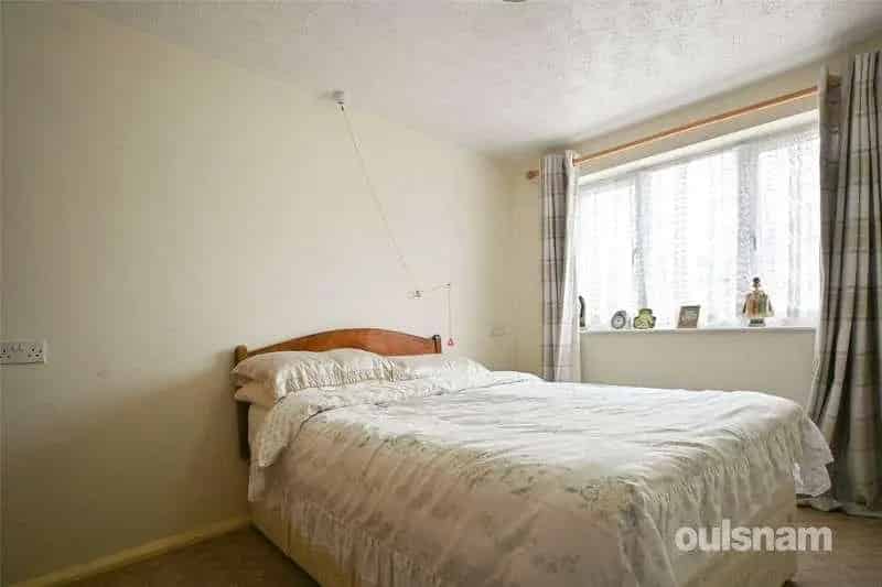 2 Bed Flat for Sale in Bearwood