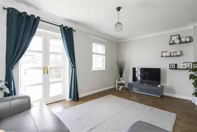 3 Bed End Terraced House Prestonpans New Kitchen Bathroom