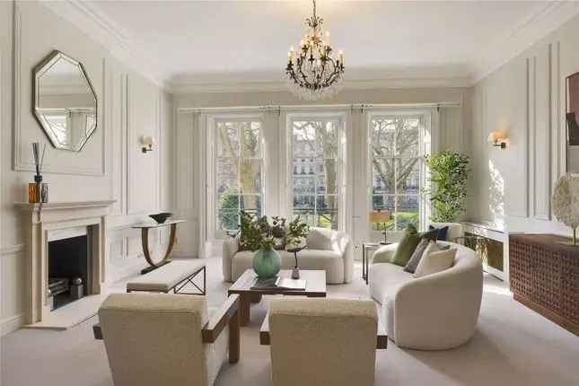 3 Bedroom Triplex Maisonette for Sale in Ennismore Gardens SW7