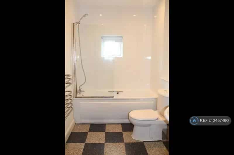2 Bedroom Flat near Royal Orthopaedic Hospital Bournville