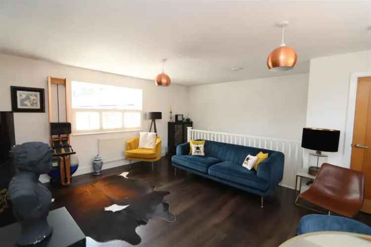 2 Bedroom Detached Coach House For Sale