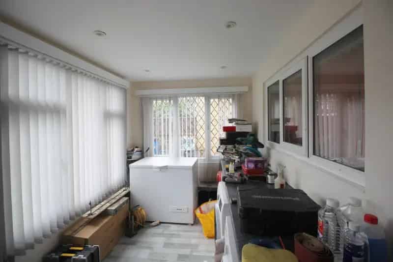 3 Bedroom House For Sale Near Shops and Amenities