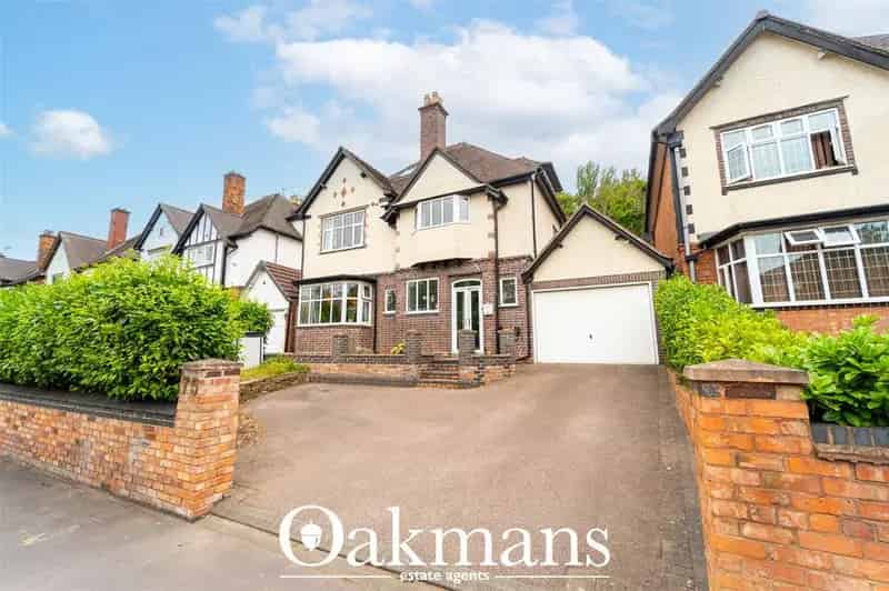 6 Bedroom Detached House For Sale