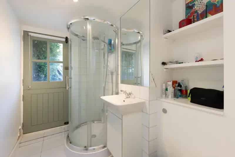 4 Bed House for Sale Large Garden VR Tour