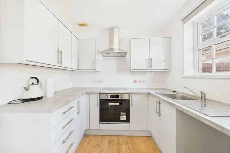 3 Bedroom Mid Terrace House To Rent Portishead