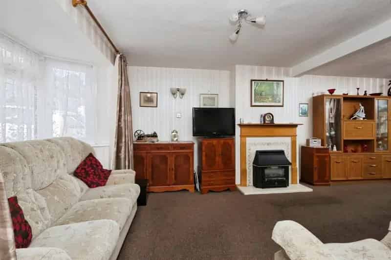 Three Bedroom Family Home in Lewes with Garden and Potential to Extend