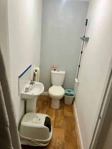Two Bedroom House with Parking and Garden Pets Allowed