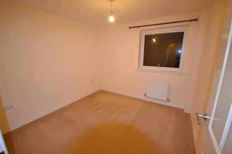 2 Bedroom Flat For Sale Modern Apartment Allocated Parking