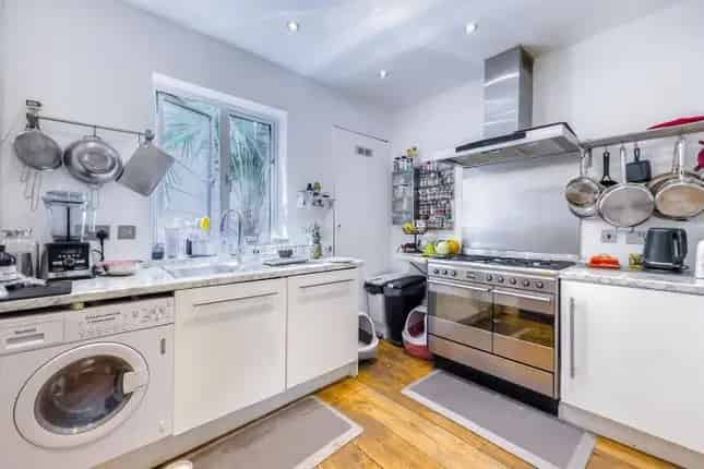 3 Bed Semi-Detached House Chelsea SW10