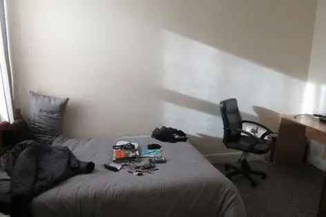6 Bedroom Student House 52m² Southampton August