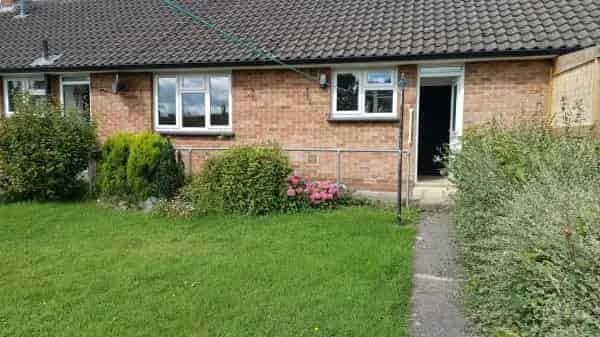 1 Bed Bungalow Wheelchair Accessible Wet Room Garden Near Shops Schools
