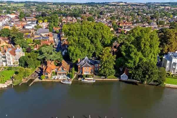 Riverfront Home in Marlow with Private Mooring and Exceptional Views