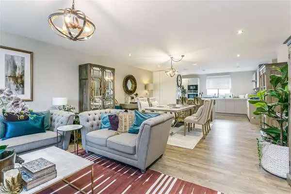 Portland Crescent, Marlow, SL7 2FS | Property for sale | Savills