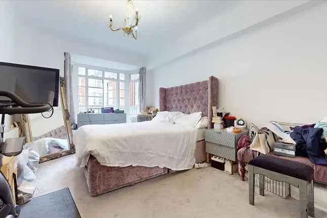 Flat to rent in Gloucester Place, London NW1