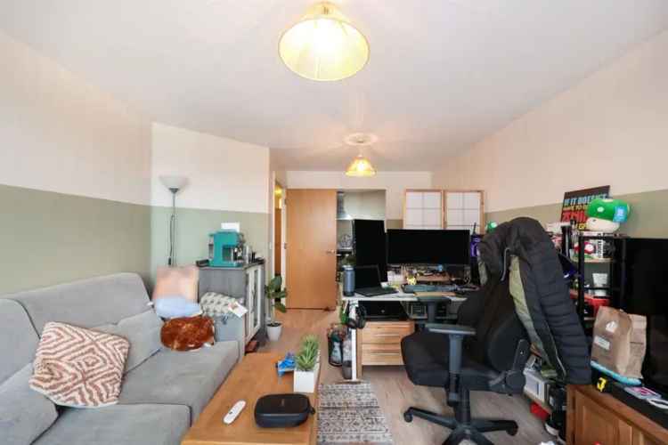 One Bedroom Apartment Watford Town Centre No Onward Chain Allocated Parking