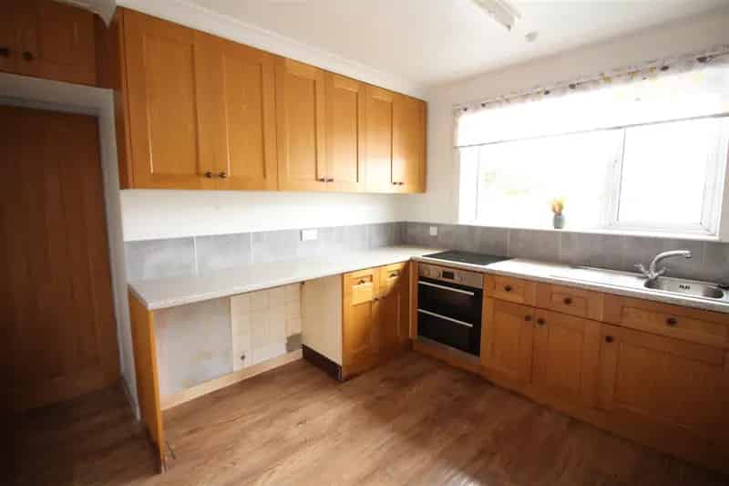 2 Bedroom Semi Detached Bungalow To Rent