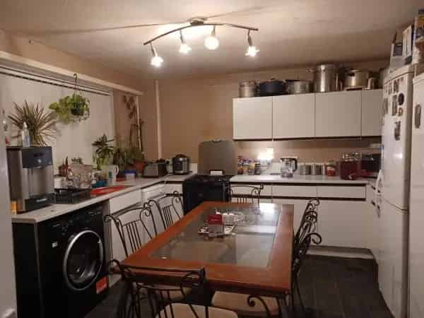 4 Bedroom House Near Schools and Shops