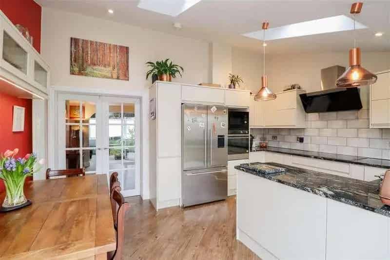 3 Bed House for Sale in Horsham