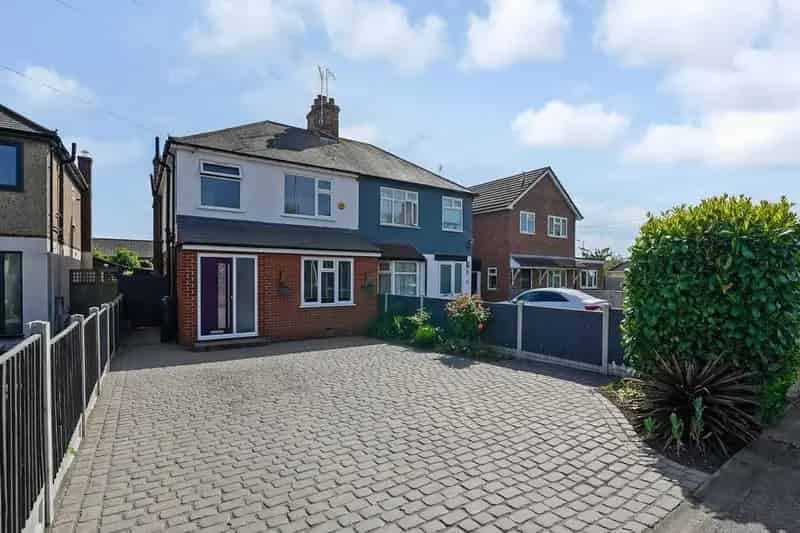 3 Bedroom Semi-Detached House for Sale