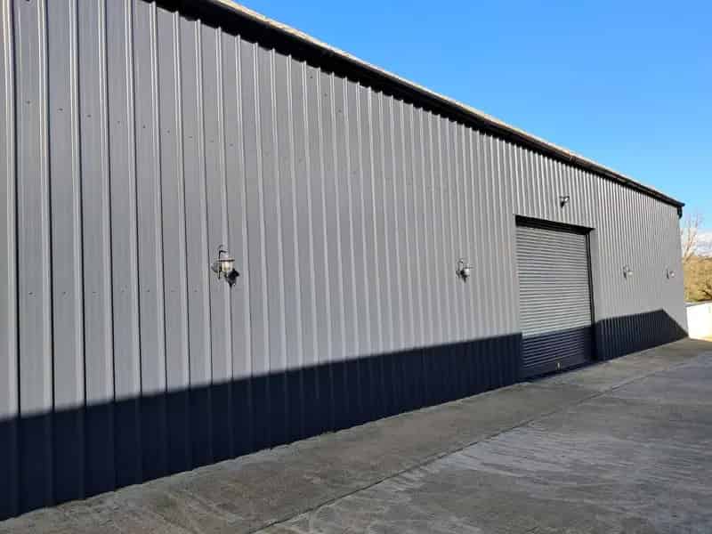 Refurbished 255m2 Unit near Gloucester
