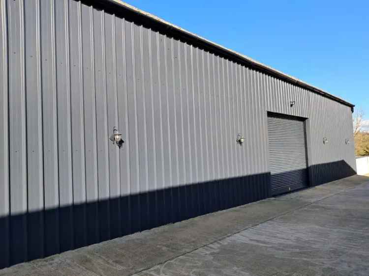 Refurbished 255m2 Unit near Gloucester