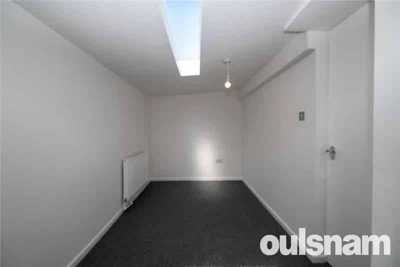 3 Bedroom Semi-Detached House Near Birmingham