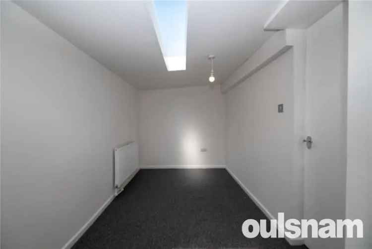 3 Bedroom Semi-Detached House Near Birmingham
