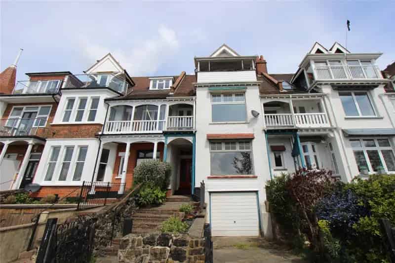 1 Bedroom Apartment Hadleigh - Luxury Apartment with Parking