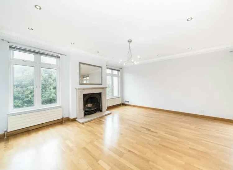 Flat For Sale in Sutherland Road, London, England