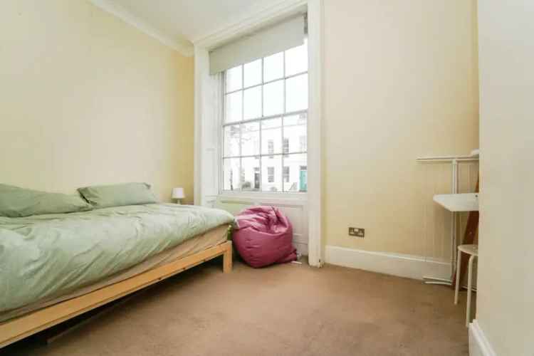 2 Bedroom Flat in Cheltenham Pittville