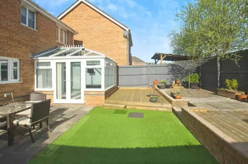 3 bedroom detached house
