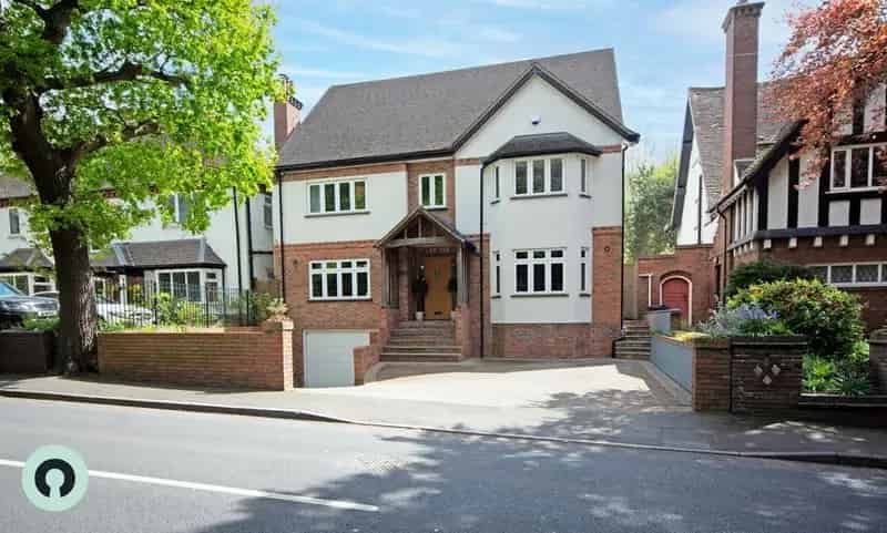 6 Bedroom Detached House for Sale in Sutton Coldfield