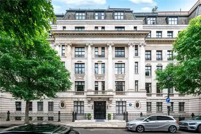 2-Bed Apartment Mansfield Street Marylebone W1G