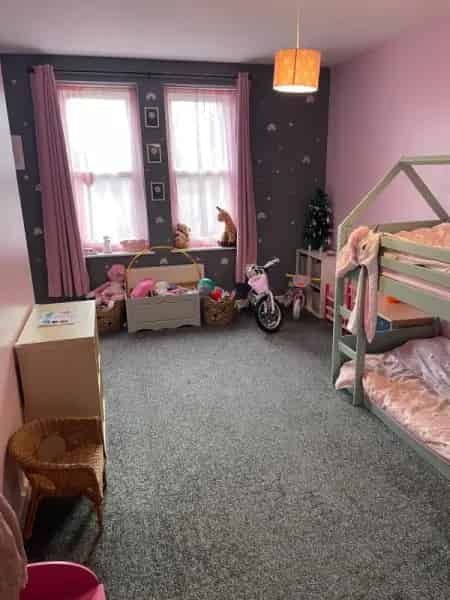 2 Bed Ground Floor Flat with Garden Pets Accepted
