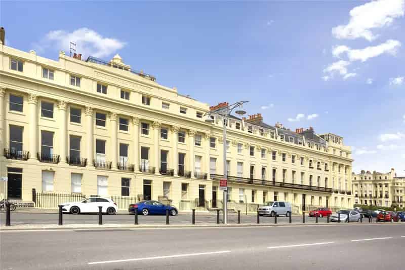 2 Bed Flat to Rent Hove Sea Views Furnished