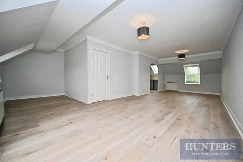 3 Bedroom Duplex Penthouse Apartment Canal Views