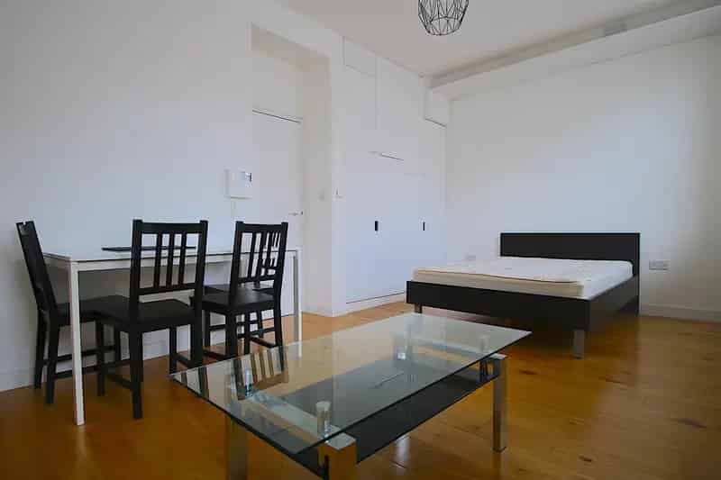 1 Bedroom Studio House to Rent in London