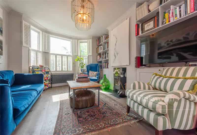 3 Bedroom House in London Exceptional Standard Renovation