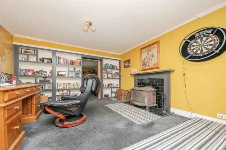 4 Bed House Large Garden Double Cart Lodge Workshop Shed Modern Kitchen Spacious Living Areas