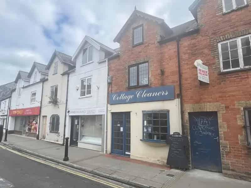Shop and Office Space To Let Chard Town Centre