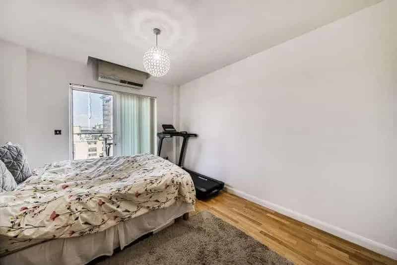 2 Bed Flat for Sale near Ealing Broadway