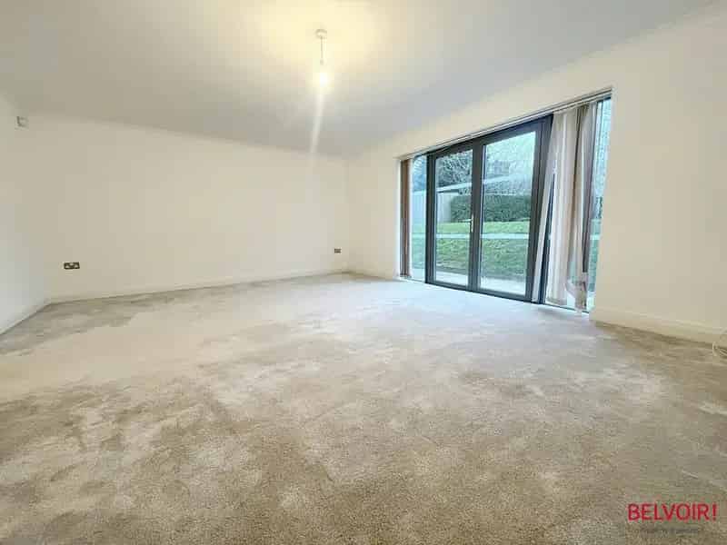 Luxury 2-Double Bed Garden Apartment Cheltenham