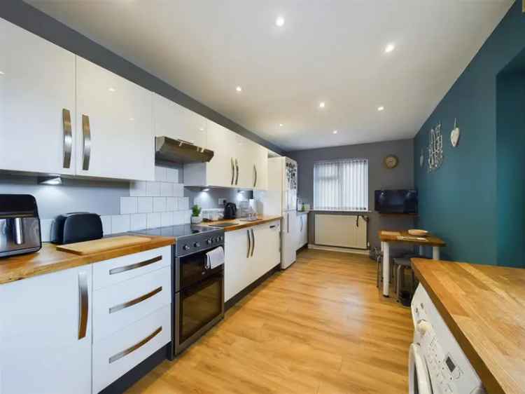 Bungalow For Sale in Lincoln, England