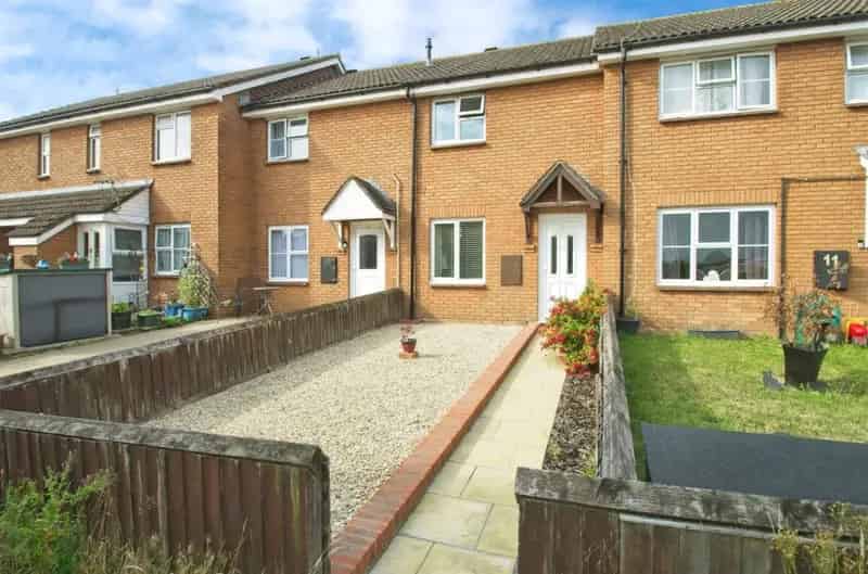 2 bedroom terraced house