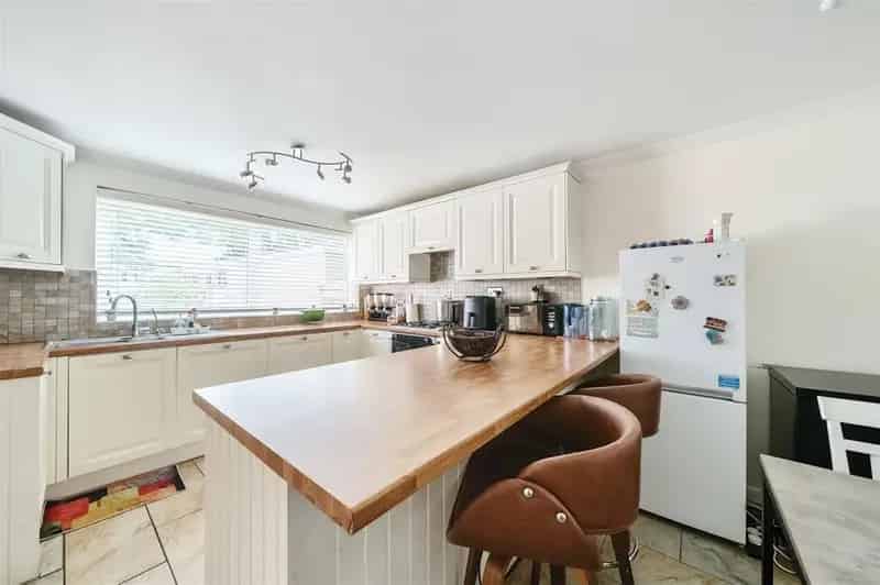 3 Bedroom Detached House for Sale in Putnoe