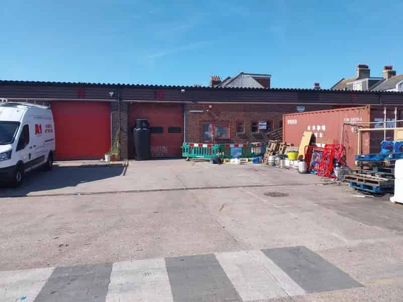 Modern Industrial Unit To Let