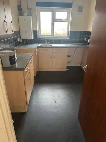 Large 2 Bedroom House Near Town and School